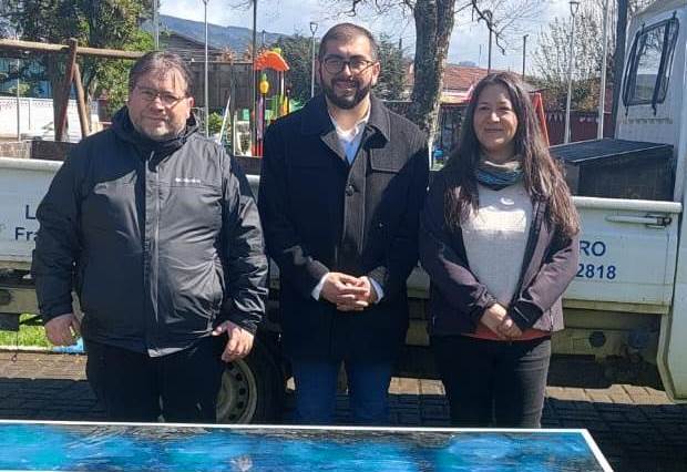 Proyecto FONDEF ID23I10379 y Municipalidad de Gorbea promueve la economía circular mediante elementos urbanos con materiales reciclados.