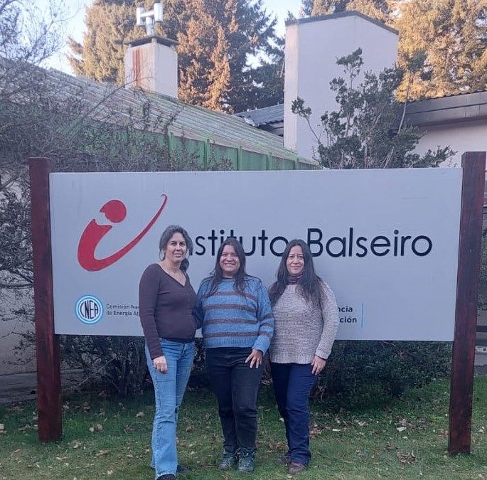 Académica UFRO participa en estancia de investigación en el Centro Atómico Bariloche en el marco de proyecto internacional FOVI25067